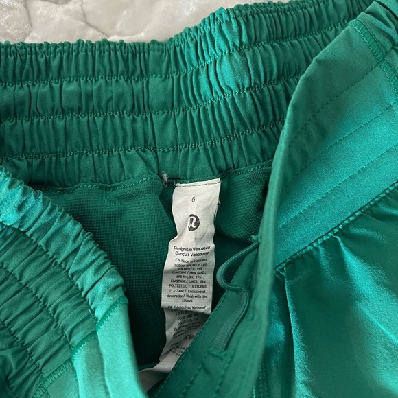 Lululemon Hotty Low Rise Lined Shorts - Picture 3 of 5